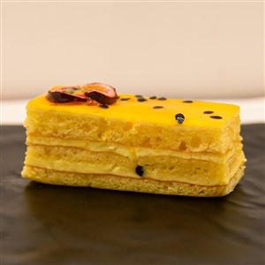  Pineapple Slice with Passion Fruit